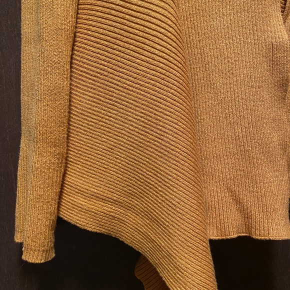 Verve ami Sweater Size Large - Picture 4 of 5